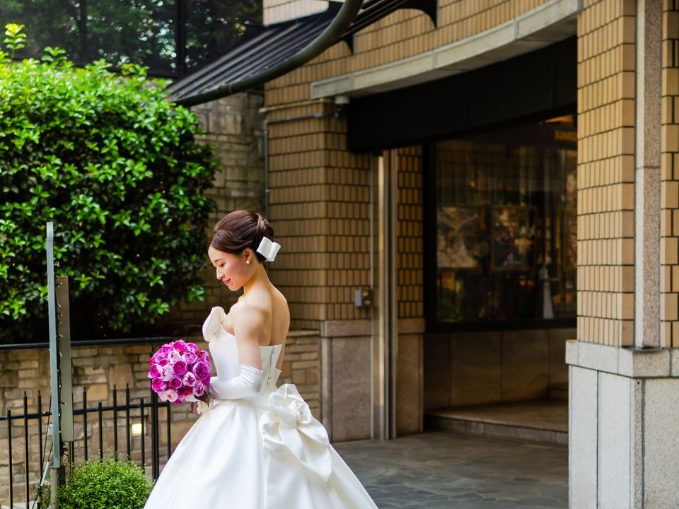 ウェディングドレス姿の花嫁